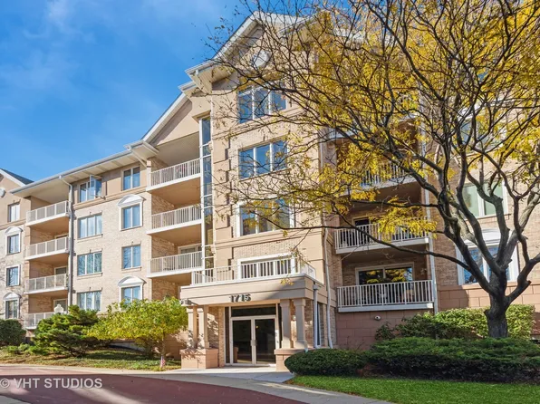 1715 Pavilion Way Unit 201, Park Ridge, IL 60068