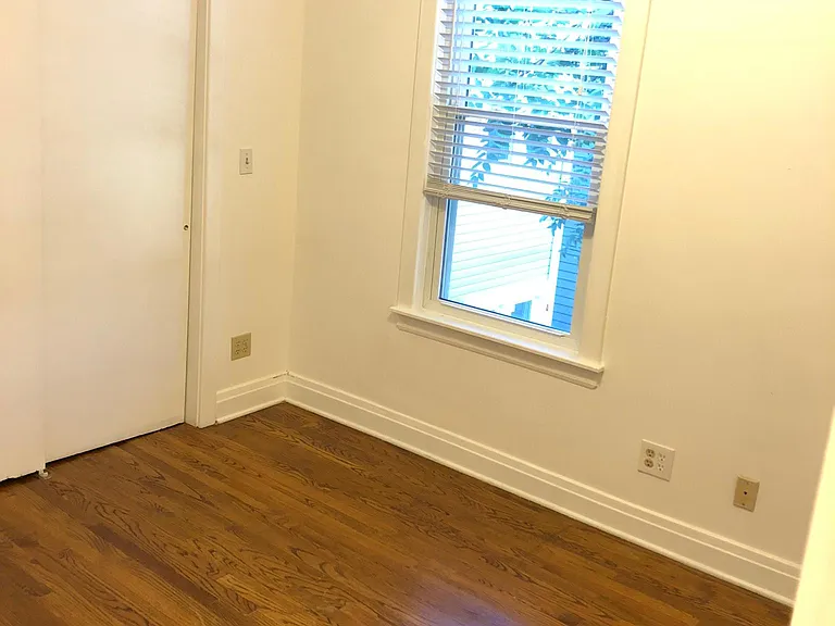 3209 N Oakley Ave #2 — Photo 11