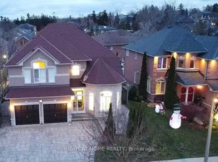 861 Strouds Ln, Pickering, ON L1V 7G1