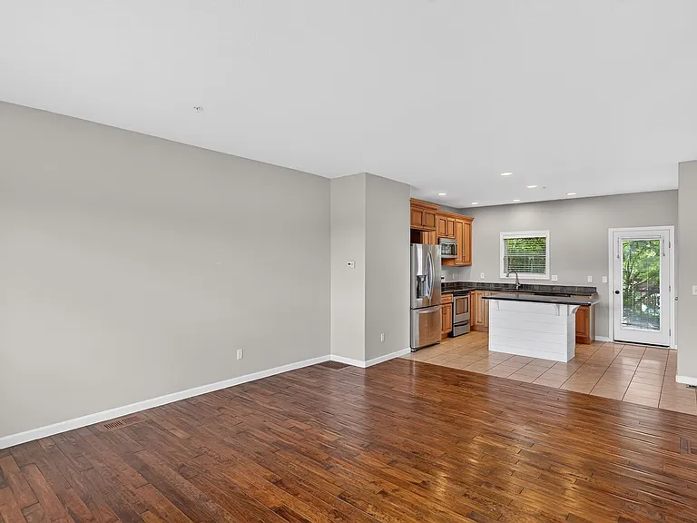 2623 SE 109th Ave — Photo 8