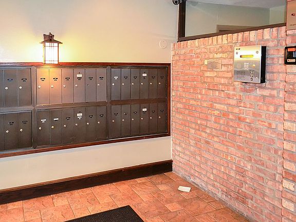 5th image of 5820 Oakwood Dr Unit 4A