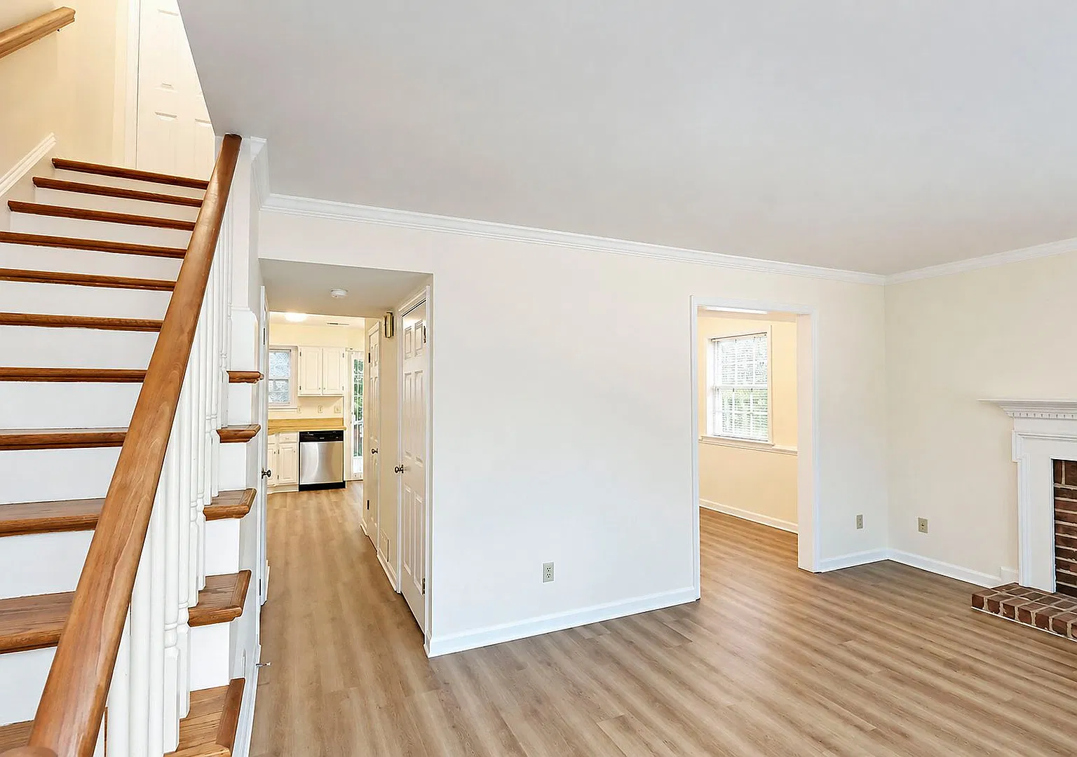 Move-In Ready Duplex with New Flooring & Appliances! — Photo 1