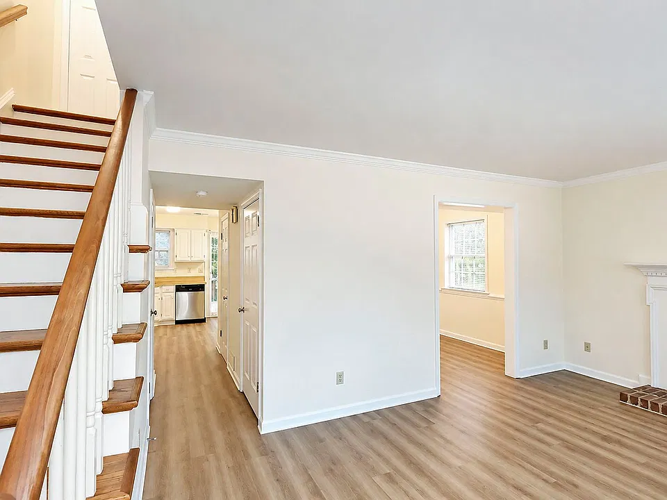 73 Court Pl