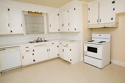 Kitchen with Range provided