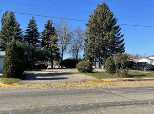 15 3rd Ave S, Carrington, ND 58421