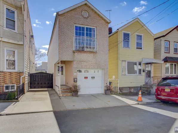 35 Garrison St, Newark, NJ 07105