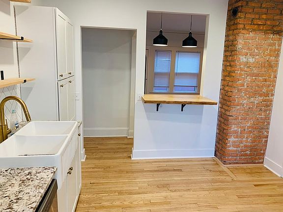 4th image of 2289 Ogontz Ave #1