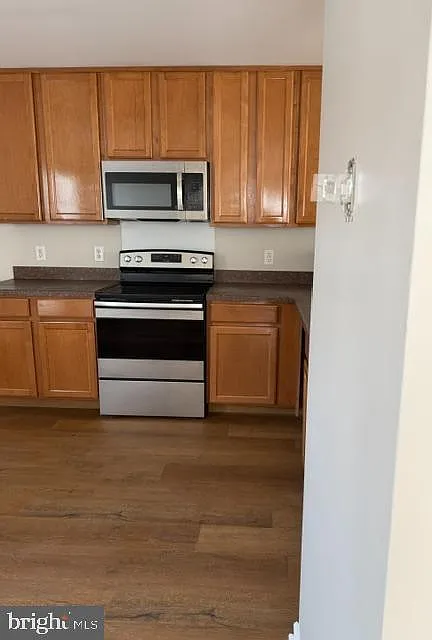 3 bed, 2.5 bath, 2072 sqft, $2,450 — Photo 4