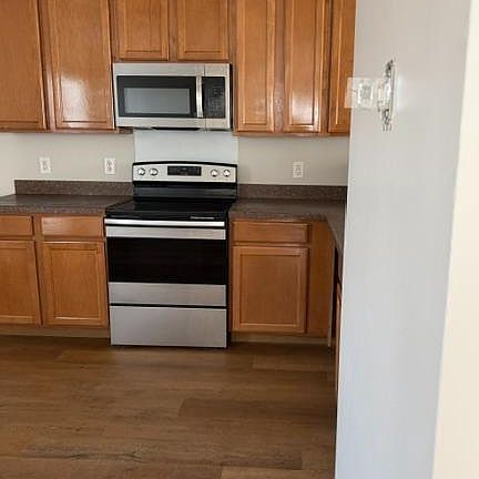4th image of 319 Paradee Dr
