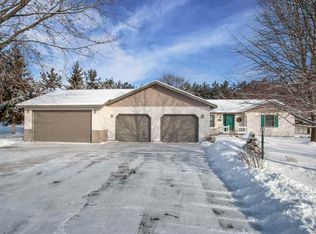 4820 Buckskin Ln, Plover, WI 54467