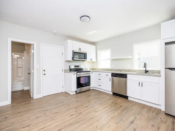 5 S Harlem St #1, Worcester, MA 01610