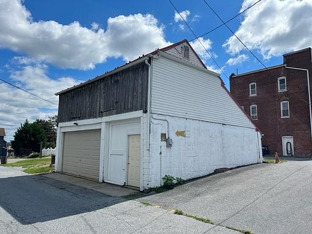 1st image of 324-326 Hellam St #7