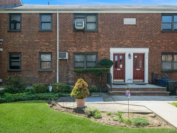 19-32 202nd Street Apt #1-179, Whitestone, NY 11360