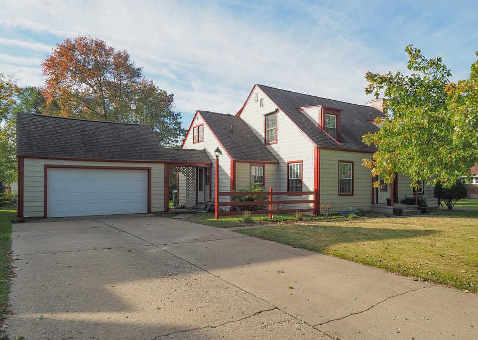 1st image of 561 Fairfield Ave