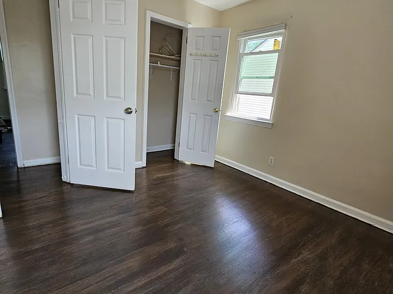 59 Moffett St — Photo 10