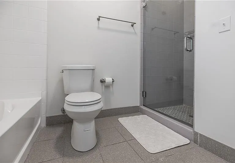 1221 Caroline St NE #201 — Photo 23