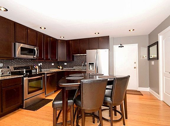 3rd image of 120 Lakeview Dr APT 509