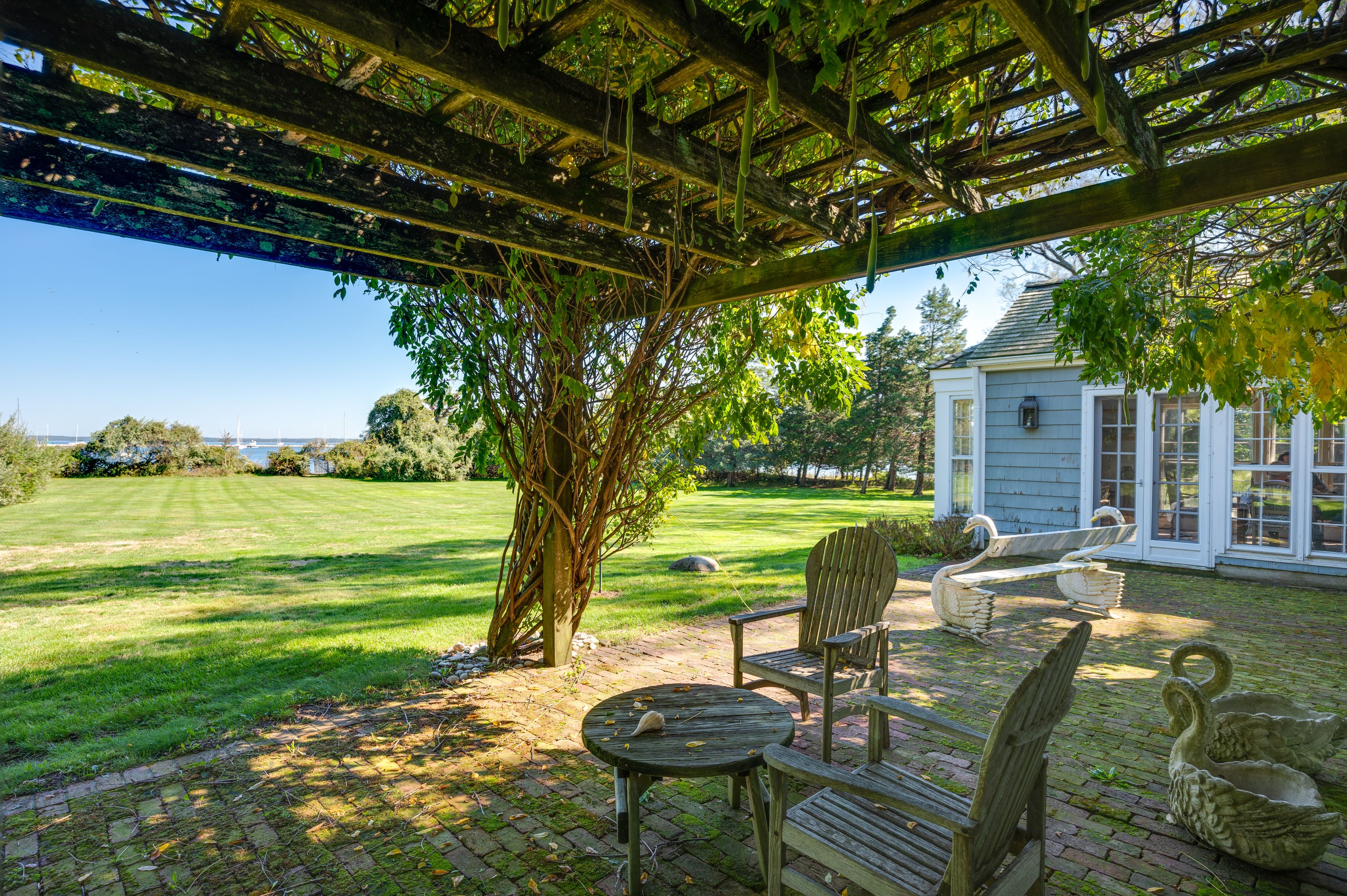 10 Ferry Rd, Sag Harbor, NY 11963 Out East