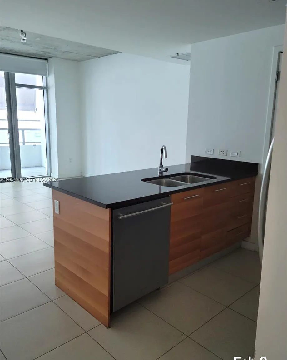 Four Midtown Miami Condo — Photo 4
