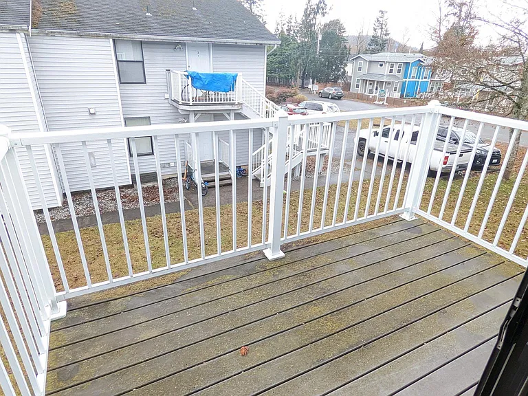 2320 Valencia St — Photo 31