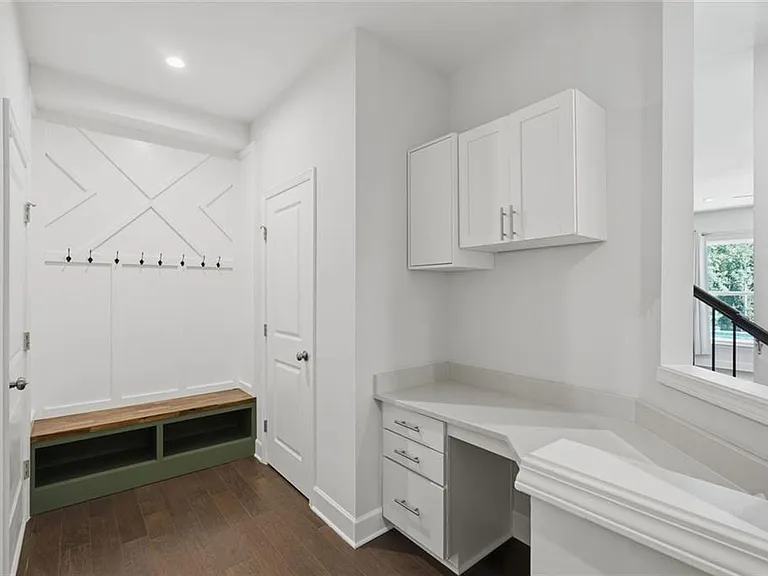 6168 Collins Rd — Photo 3