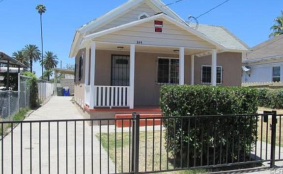 3rd image of 844 N Mayfield Ave