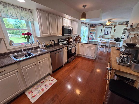 2nd image of 9436 Florence Hill Rd