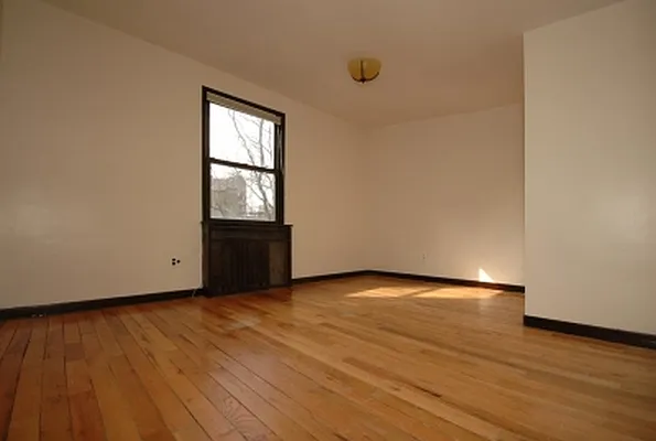 Rented by Citi Habitats | media 100