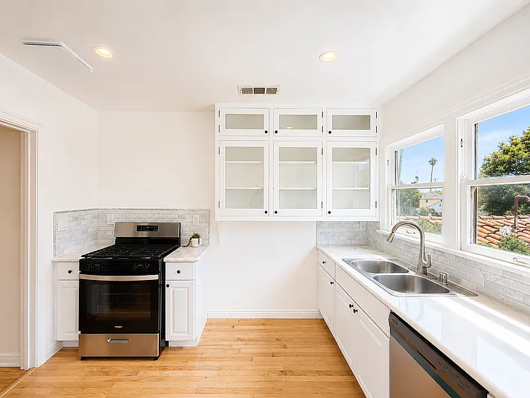 952 12th St #952B — Photo 8