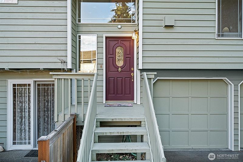 4th image of 1611 NE Perkins