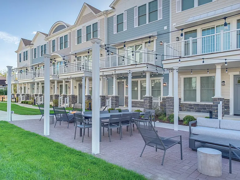 Eldridge Townhomes — Photo 34