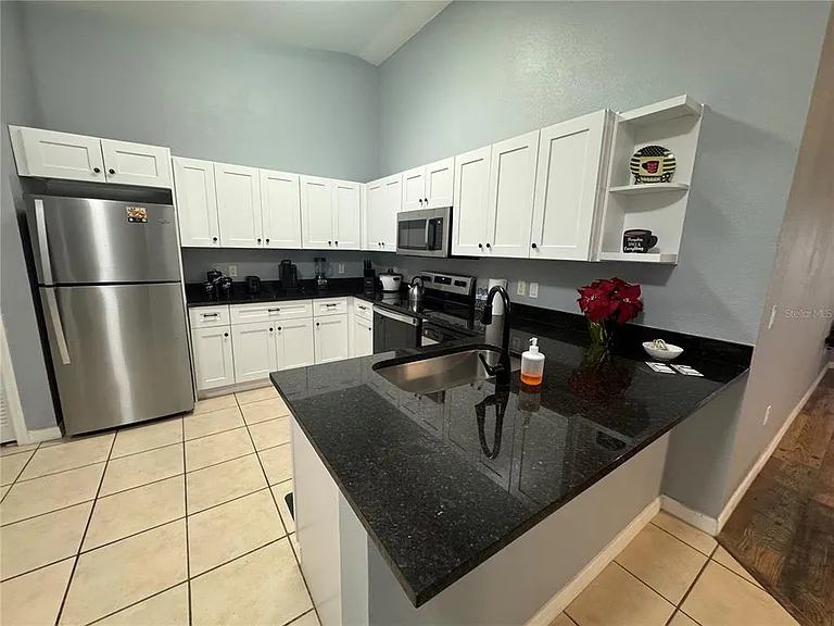 2802 Club Cortile Cir #B — Photo 16