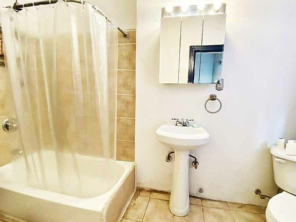 5th image of 398 Hancock St #3