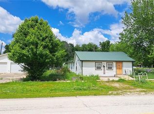 214 E Hickory St, Elk City, KS 67344