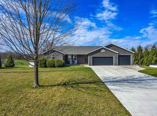 111 Nicholas Dr, Groveland, IL 61535