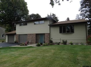 14 Reichards Ln, Wynantskill, NY 12198