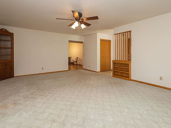4th image of 204 E Pleasant St