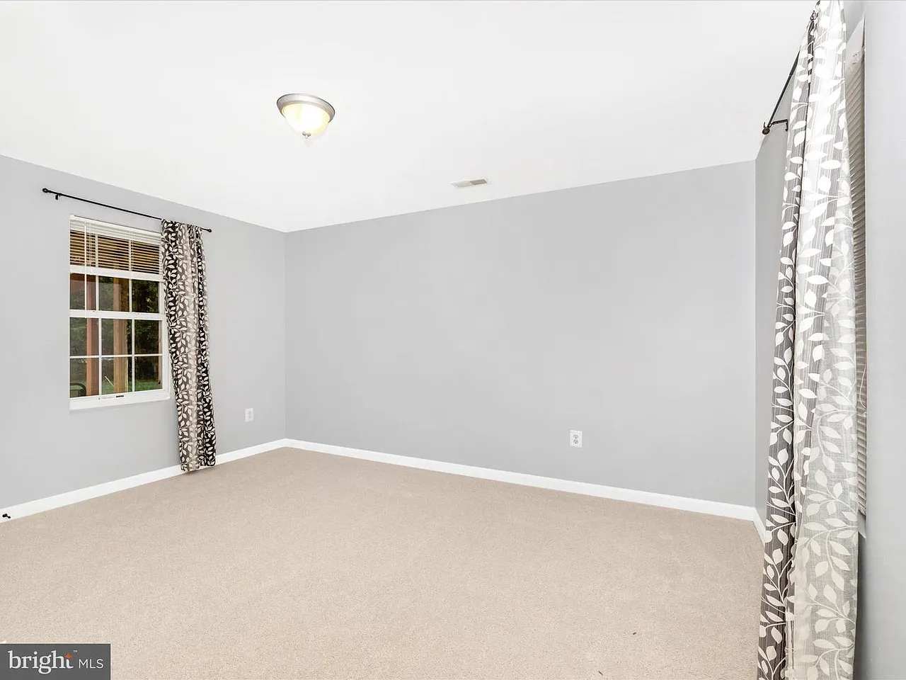 13681 Samhill Dr — Photo 4
