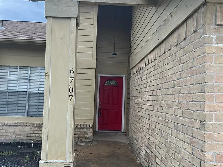 6707 Loch Bruceray Dr — Photo 2