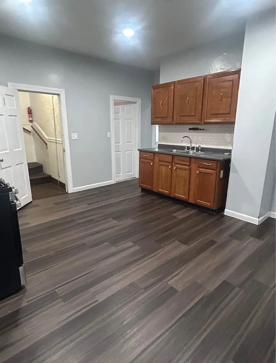 Building Photo - 147 Prudence Ave #1