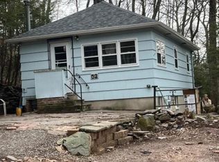 52 Eatontown Rd, Hewitt, NJ 07421