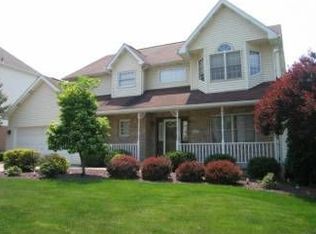 709 Lindenwood Dr, Coraopolis, PA 15108