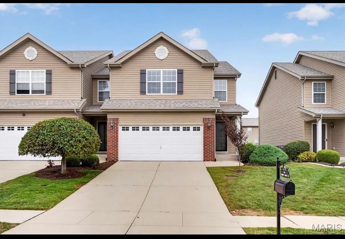 3 bed, 2.5 bath, 1719 sqft, $2,500 — Photo 1