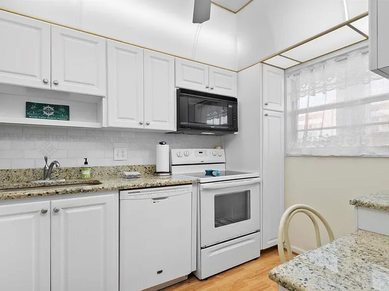 20 Yacht Club Dr #104 — Photo 10