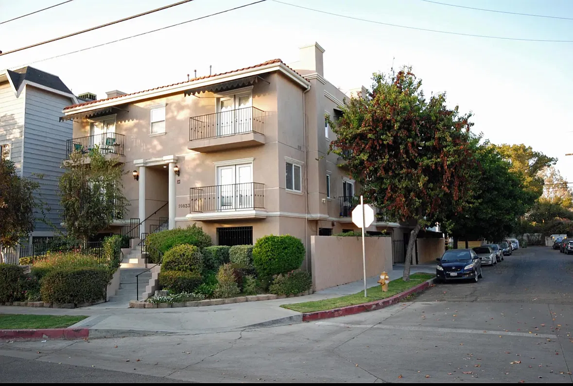 10833 Camarillo St — Photo 1
