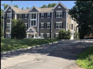 41 Center St APT 201, High Bridge, NJ 08829