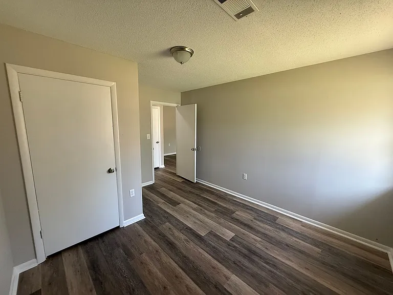 137 Schley Cir — Photo 14