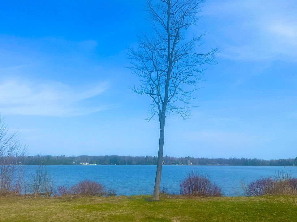503 Lake St, Elk Rapids, MI 49629 Zillow