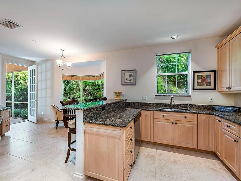 157 Colonade Cir #1002 — Photo 5