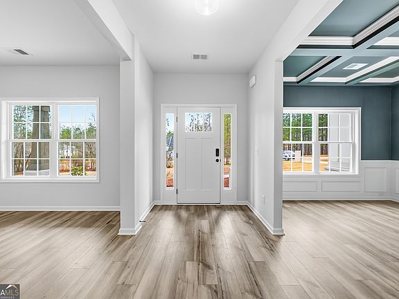 3rd image of 75 Oak Ridge Dr #4